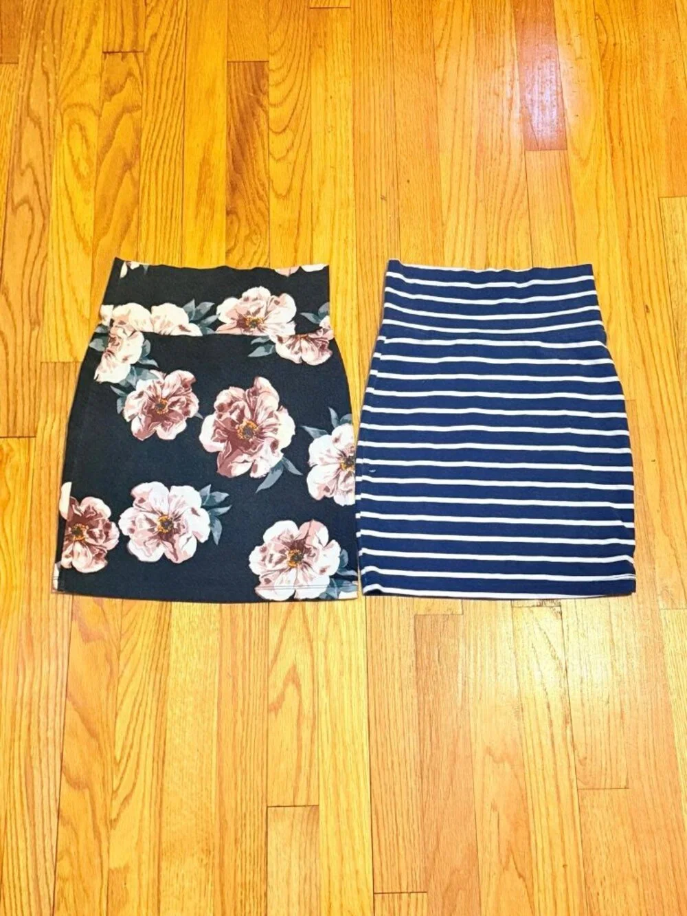 2 Charlotte‎ Russe Stretch Skirts (AB3)